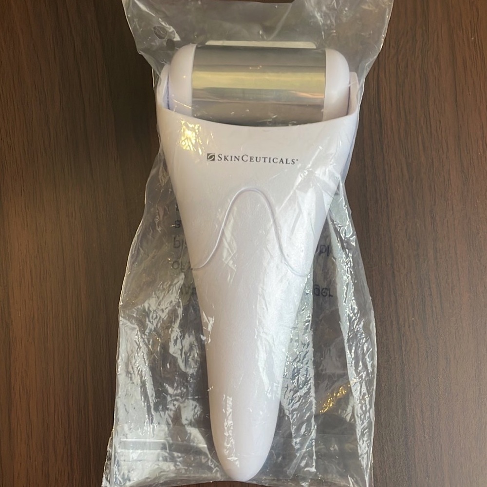NEW SkinCeuticals Facial Ice Roller